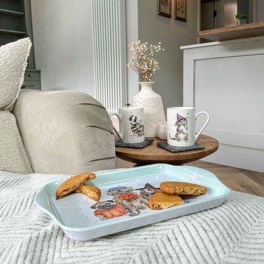 Sada podnosu a hrnků Wrendale Designs "Trick or Treat" - Kočky a psi na Halloween