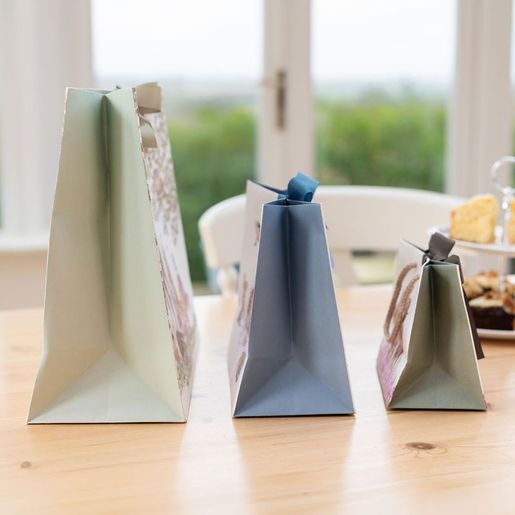Dárková taška Wrendale Designs "The Hoppy Picnic", střední - Mazlíčci