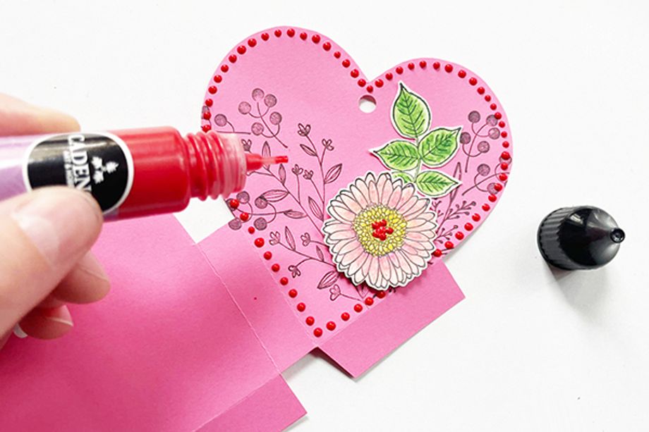 Pap&iacute;rov&aacute; krabička ve tvaru srdce