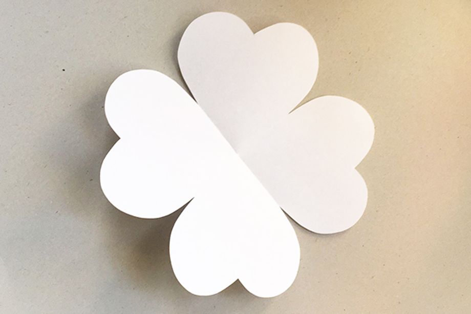 Př&aacute;n&iacute; pro maminku se čtyřl&iacute;stkem