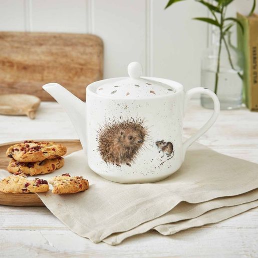 Porcelánová konvice na čaj Wrendale Designs "Hedgehog & Mouse", 0,6 l - Ježek s myškou