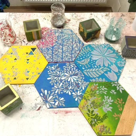 Dřevěný výřez k dekoraci Gomille, 30x26 cm - Šestiúhelník, velký