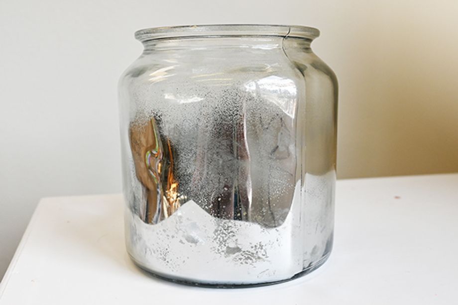 Lucerna nebo dóza na perníčky